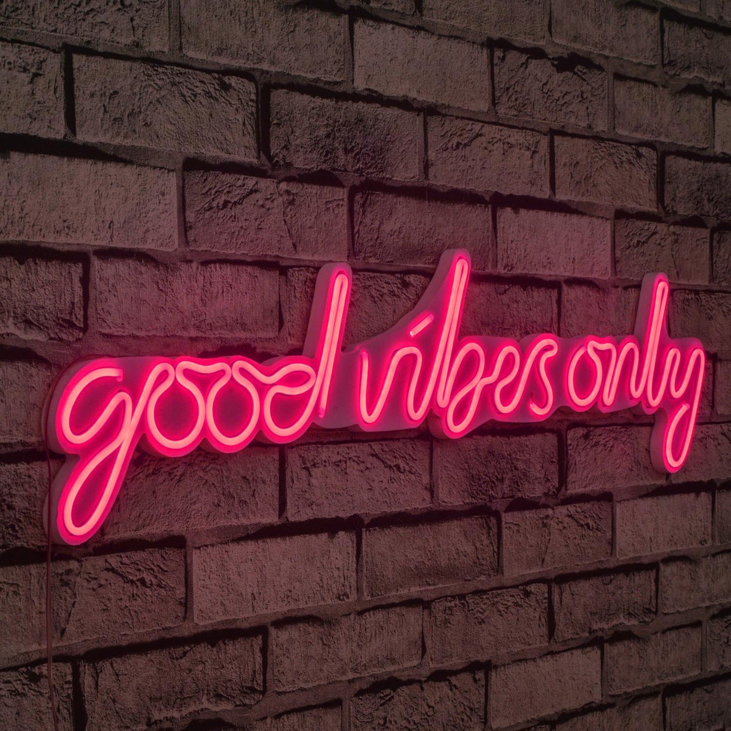 Entdecken Sie die Good Vibes Only Wandleuchte in Rosa von Wallity. Diese flexible LED-Beleuchtung verwandelt jeden Raum in eine magische Oase.