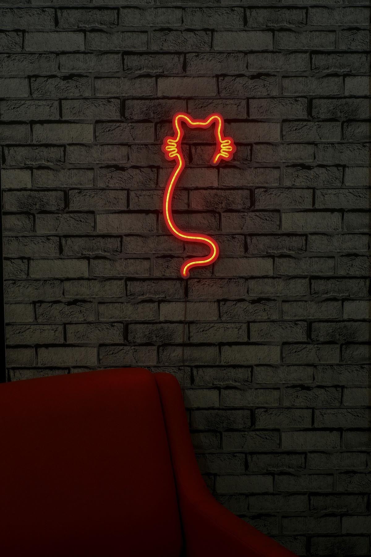 Verleihen Sie Ihrem Raum mit der Cat Wandleuchte in Rot von Wallity einen einzigartigen Akzent. Diese flexible LED-Beleuchtung schafft eine magische Atmosphäre und ist einfach zu installieren.