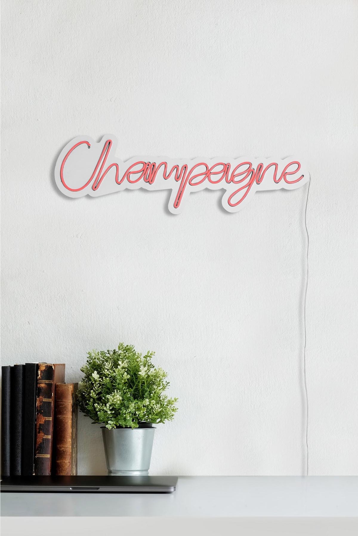 Champagne Wandleuchte - Rosa in Rosa präsentiert im Onlineshop von KAQTU Design AG. Wandleuchte ist von Wallity