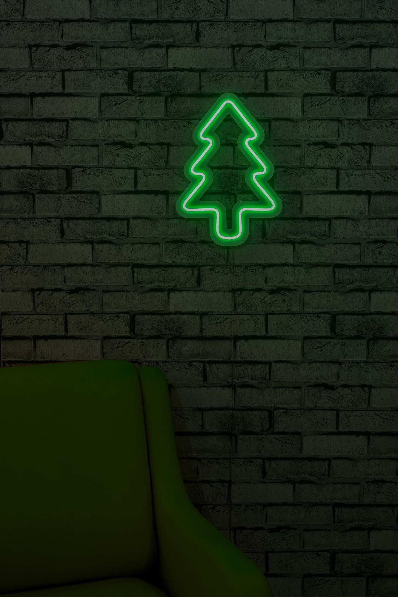 Entdecken Sie die Christmas Pine Wandleuchte in Grün von Wallity – die perfekte LED-Beleuchtung für festliche Stimmung und kreative Raumgestaltung!