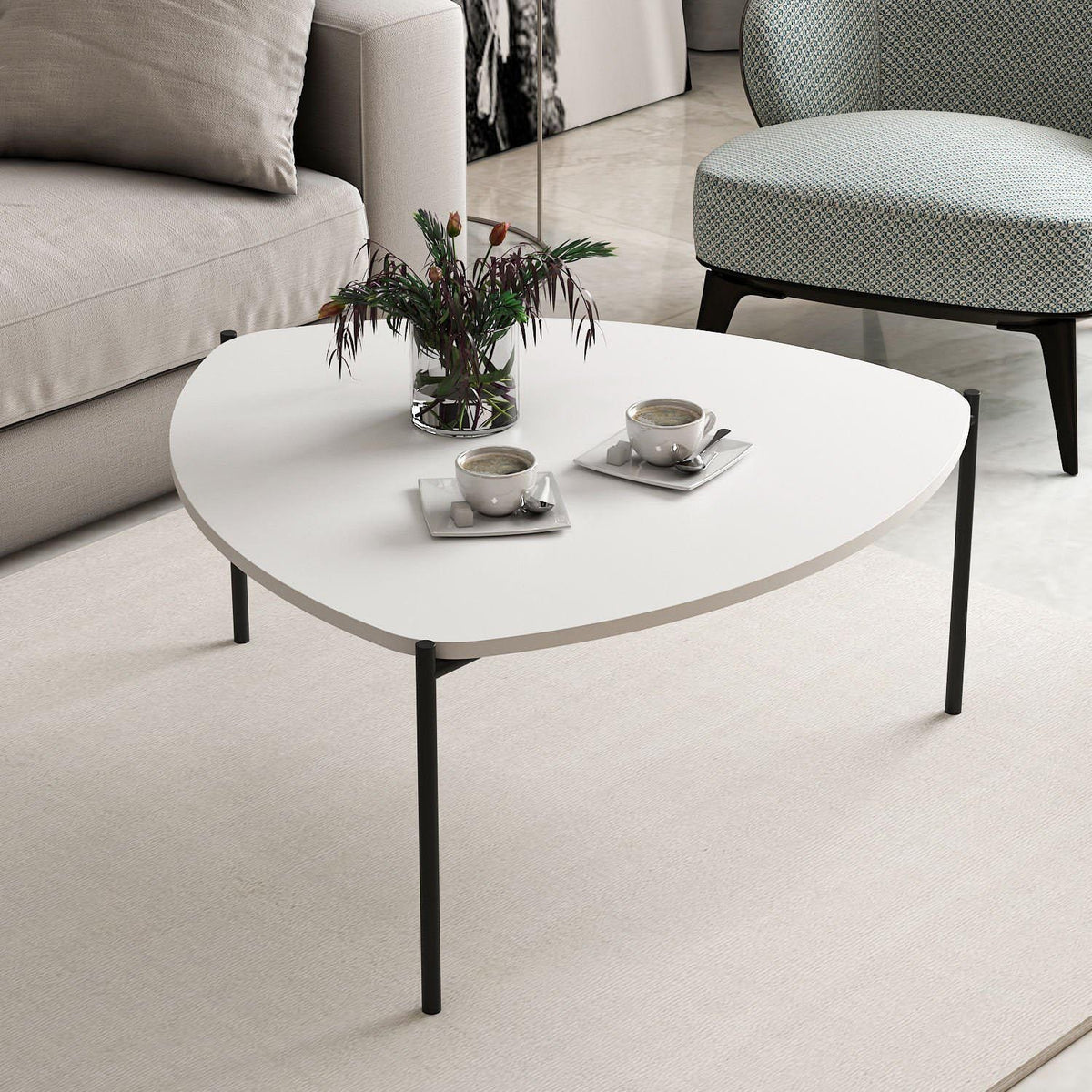 Lenny Sofatisch - Weiss in Weiss präsentiert im Onlineshop von KAQTU Design AG. Couchtisch ist von Hanah Home