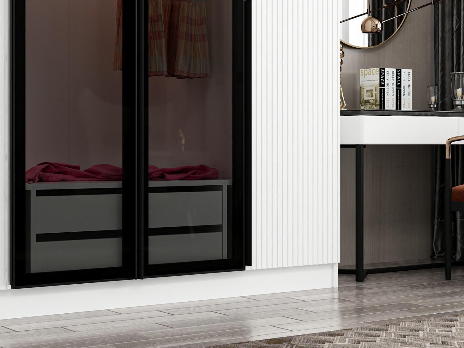 Verleihen Sie Ihrem Schlafzimmer mit der Kale Plus Garderobe in Rauch von Hanah Home einen Hauch von Eleganz und Funktionalität – ideal für stilvolle Aufbewahrung!