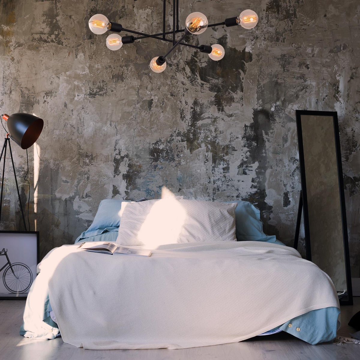 Flower Deckenlampe - Schwarz in Schwarz präsentiert im Onlineshop von KAQTU Design AG. Deckenleuchte ist von Opviq