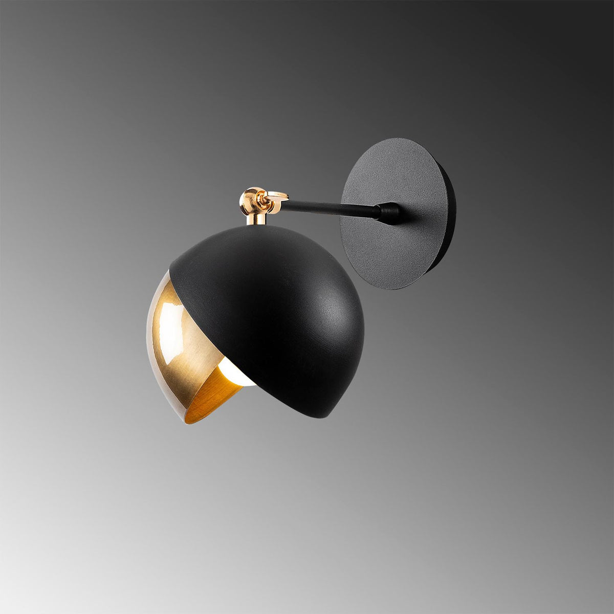 Berceste Wandleuchte - Schwarz Gold in Schwarz Gold präsentiert im Onlineshop von KAQTU Design AG. Wandleuchte ist von Opviq