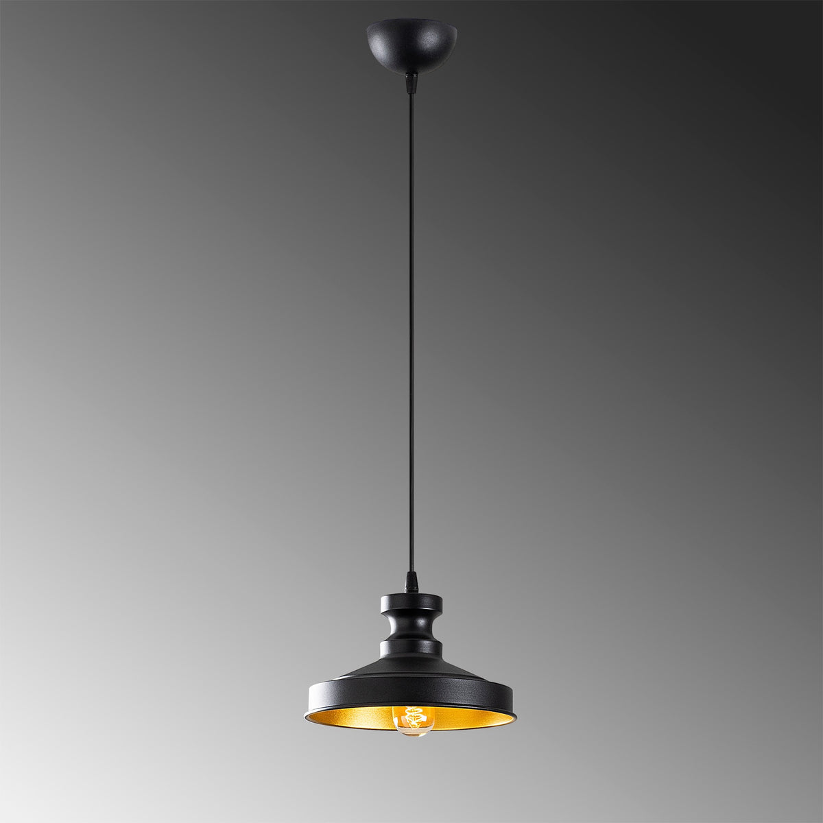 Berceste Pendellampe - Schwarz in Schwarz präsentiert im Onlineshop von KAQTU Design AG. Pendelleuchte ist von Opviq