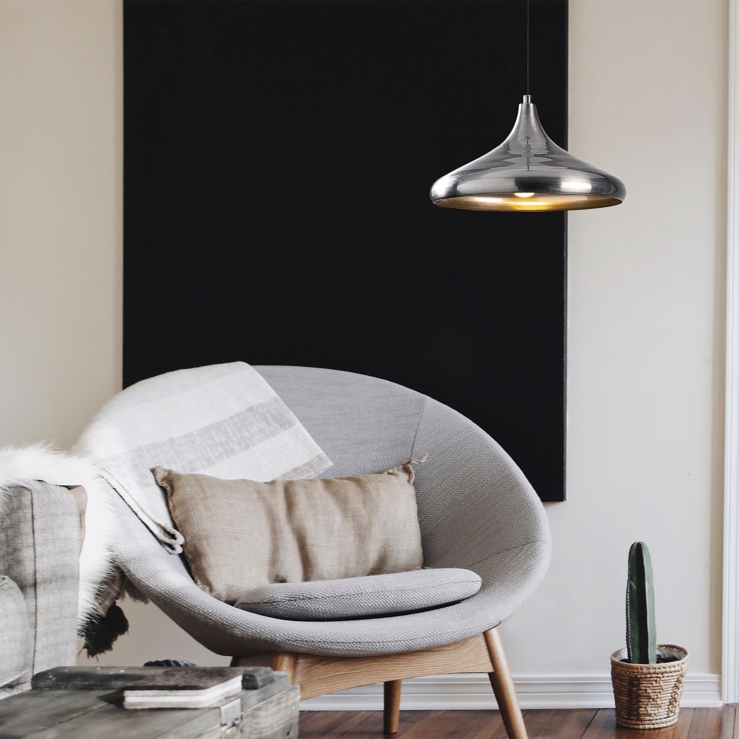 Entdecken Sie die Berceste Pendelleuchte in Silber von Opviq – ein elegantes Design-Highlight für Ihr Zuhause, das jeden Raum stilvoll aufwertet.