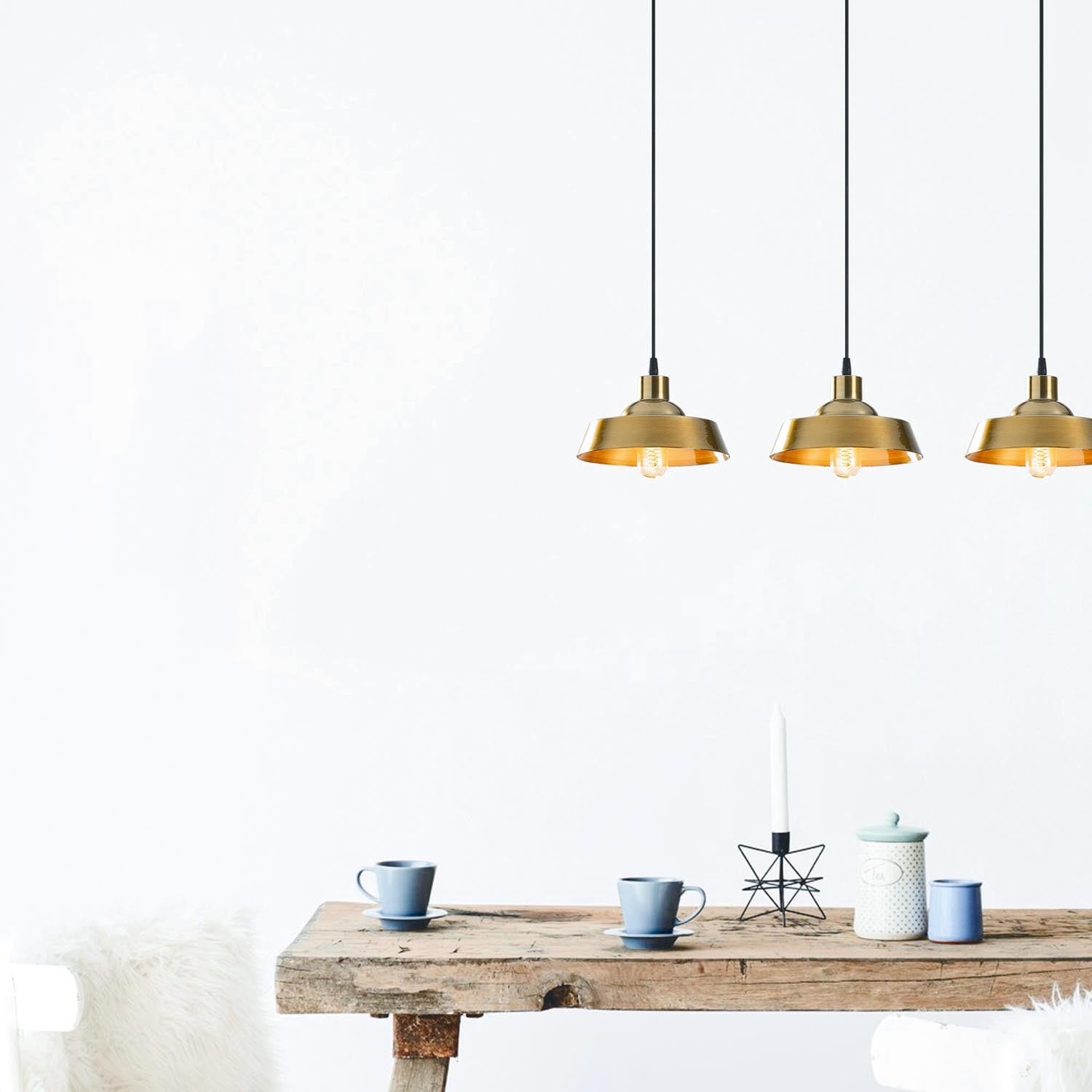 Entdecken Sie die Berceste Pendelleuchte von Opviq – ein elegantes Vintage-Design, das jeden Raum in eine stilvolle Oase verwandelt.