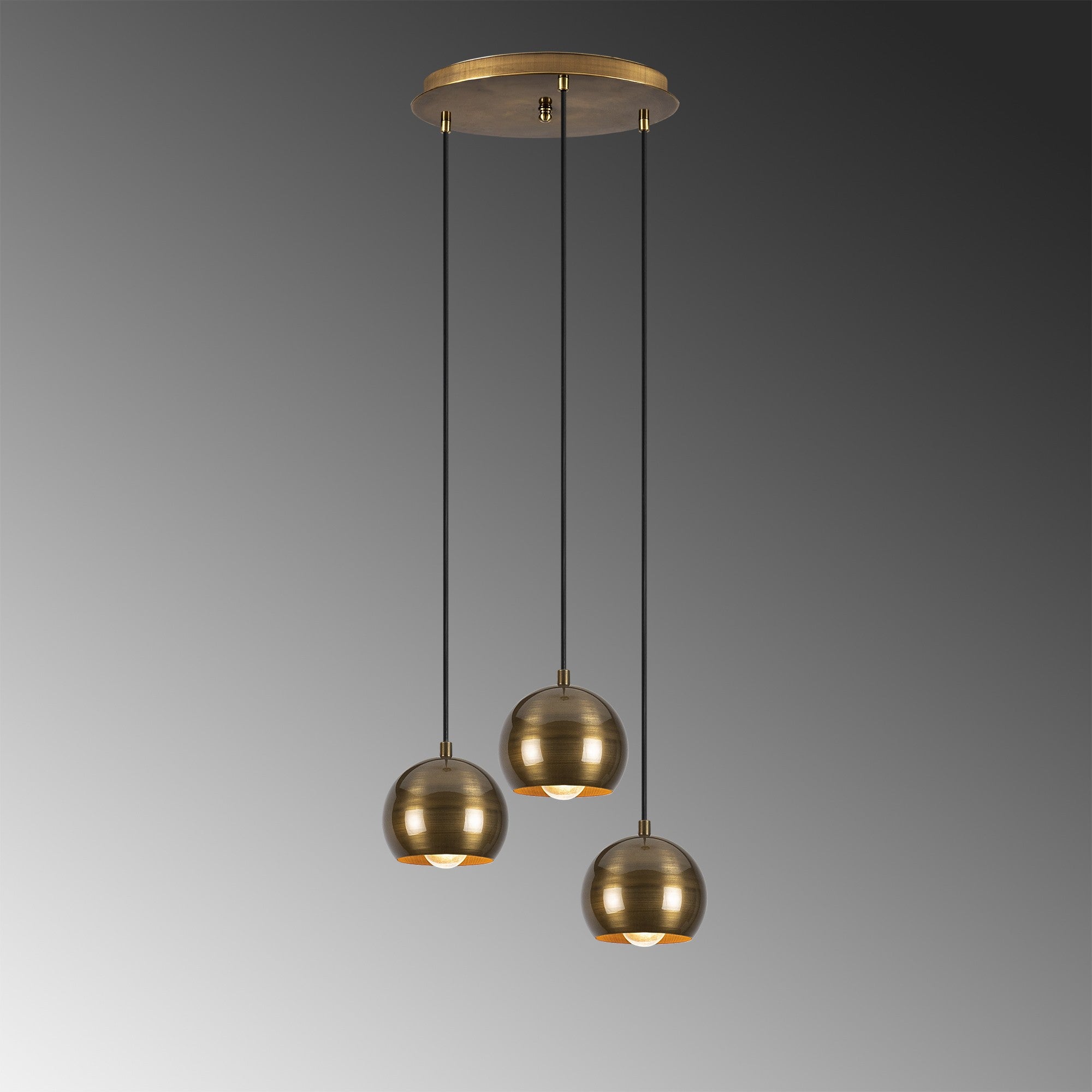 Erleben Sie mit der Berceste Pendelleuchte von Opviq zeitlose Eleganz! Dieser Vintage-Kronleuchter verwandelt jeden Raum in eine stilvolle Oase.