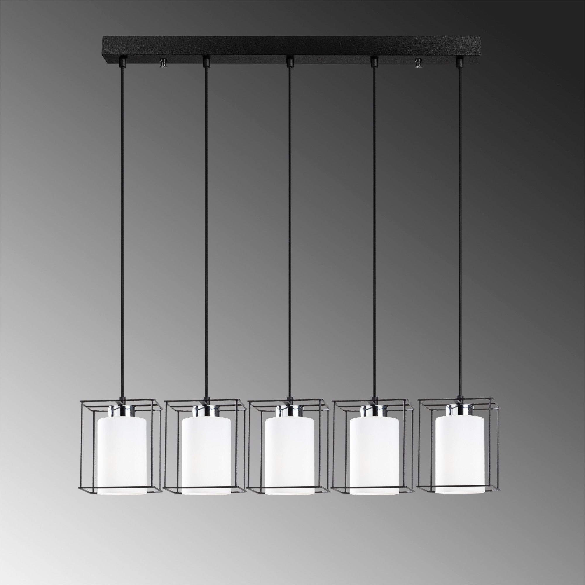 Erleben Sie die stilvolle Swank Pendelleuchte in Schwarz von Opviq. Ihr skandinavisches Design und die verstellbare Höhe verleihen jedem Raum Eleganz und Gemütlichkeit.