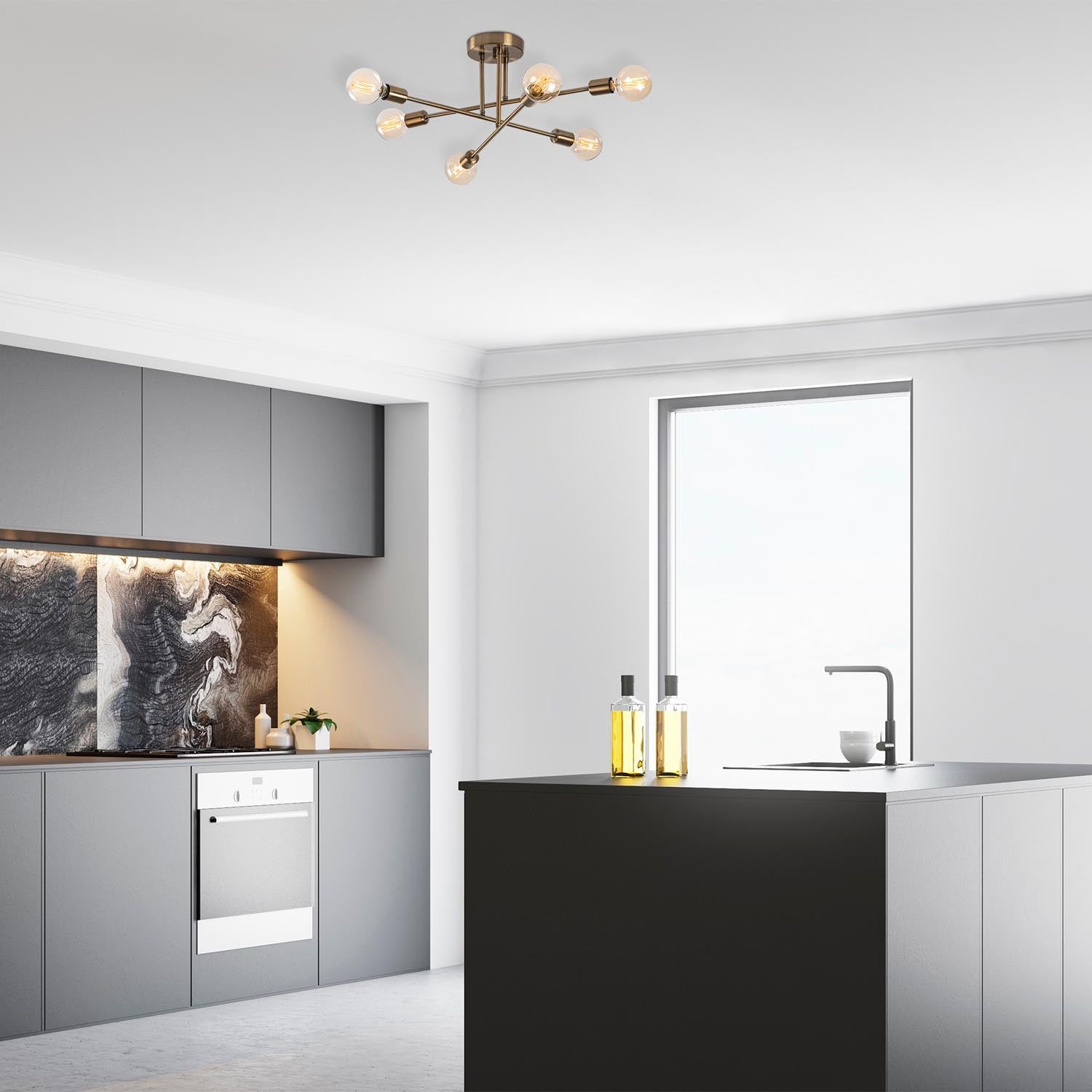 Entdecken Sie die elegante Flower Pendelleuchte von Opviq. Diese Vintage-Leuchte verleiht jedem Raum Glamour und eine einladende Atmosphäre.