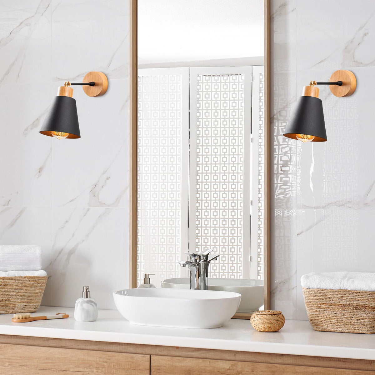 Manavgat Wandleuchte - Schwarze Eiche in Schwarze Eiche präsentiert im Onlineshop von KAQTU Design AG. Wandleuchte ist von Opviq