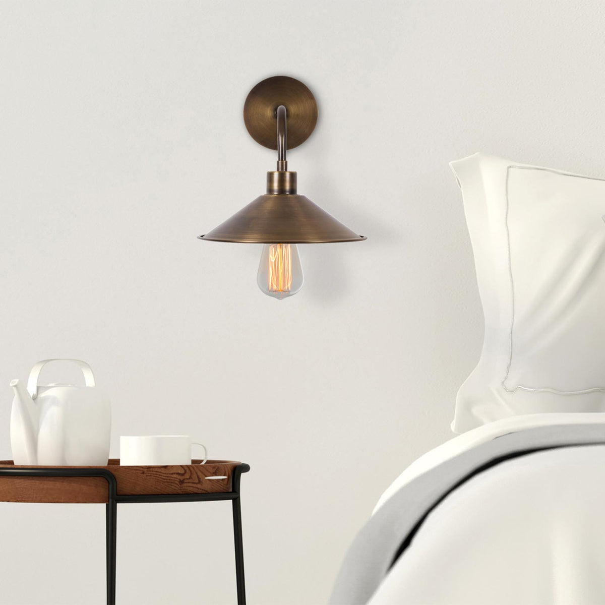 Berceste Wandleuchte - Vintage in Vintage präsentiert im Onlineshop von KAQTU Design AG. Wandleuchte ist von Opviq