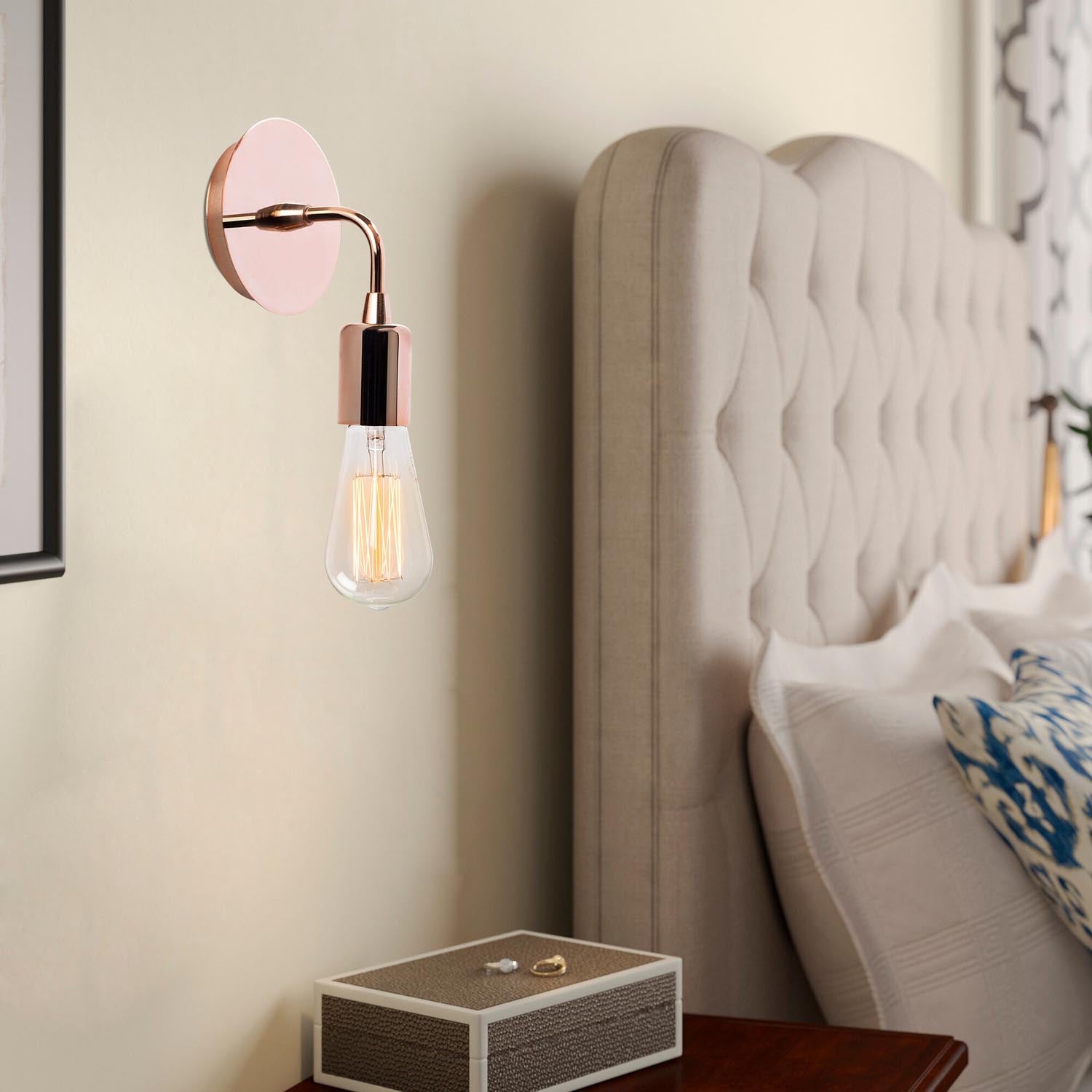 Entdecken Sie die elegante Harput Wandleuchte in Kupfer von Opviq. Perfekt für stilvolle Akzente in jedem Raum.