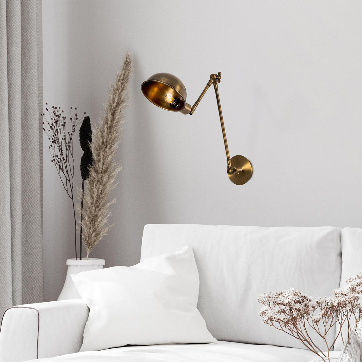 Sivani Wandleuchte - Vintage in Vintage präsentiert im Onlineshop von KAQTU Design AG. Wandleuchte ist von Opviq