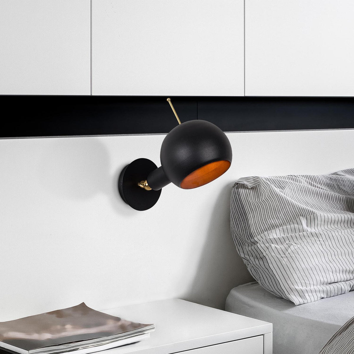 Sivani Wandleuchte - Schwarz
Kupfer in Schwarz / Kupfer präsentiert im Onlineshop von KAQTU Design AG. Wandleuchte ist von Opviq