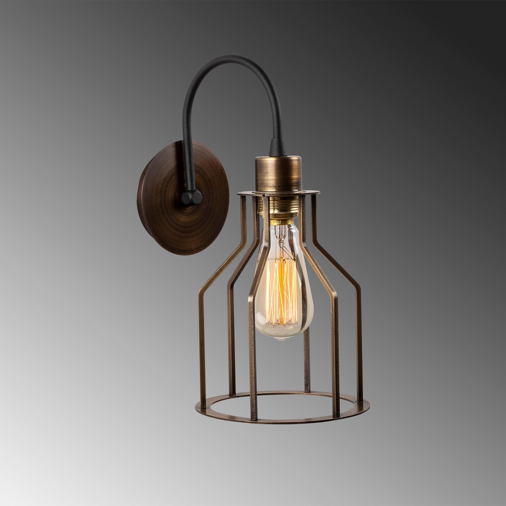 Entdecken Sie die Fellini Wandleuchte in Schwarz Vintage von Opviq – ein stilvolles Lichtobjekt, das jedem Raum Wärme und Charme verleiht.