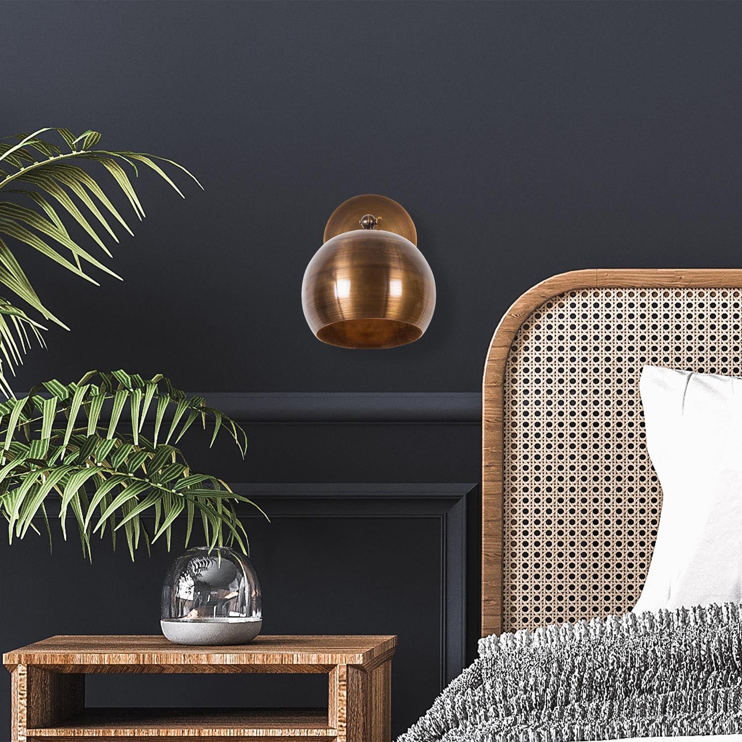 Entdecken Sie die Sivani Wandleuchte von Opviq – ein stilvolles Vintage-Design, das jedem Raum Eleganz und Wärme verleiht. Ideal für Ihr Zuhause!