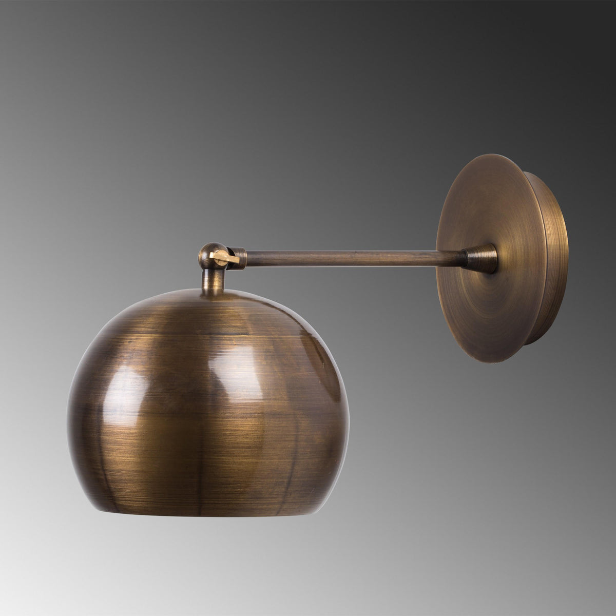Sivani Wandleuchte - Vintage in Vintage präsentiert im Onlineshop von KAQTU Design AG. Wandleuchte ist von Opviq