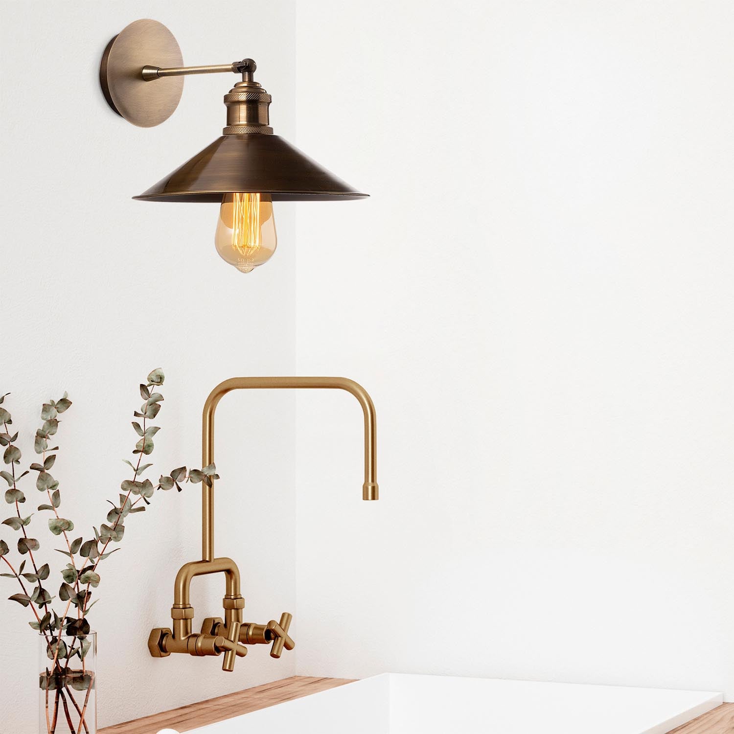 Entdecken Sie die Sivani Wandleuchte von Opviq – ein stilvolles Vintage-Design, das jeden Raum mit warmem Licht und Eleganz bereichert.