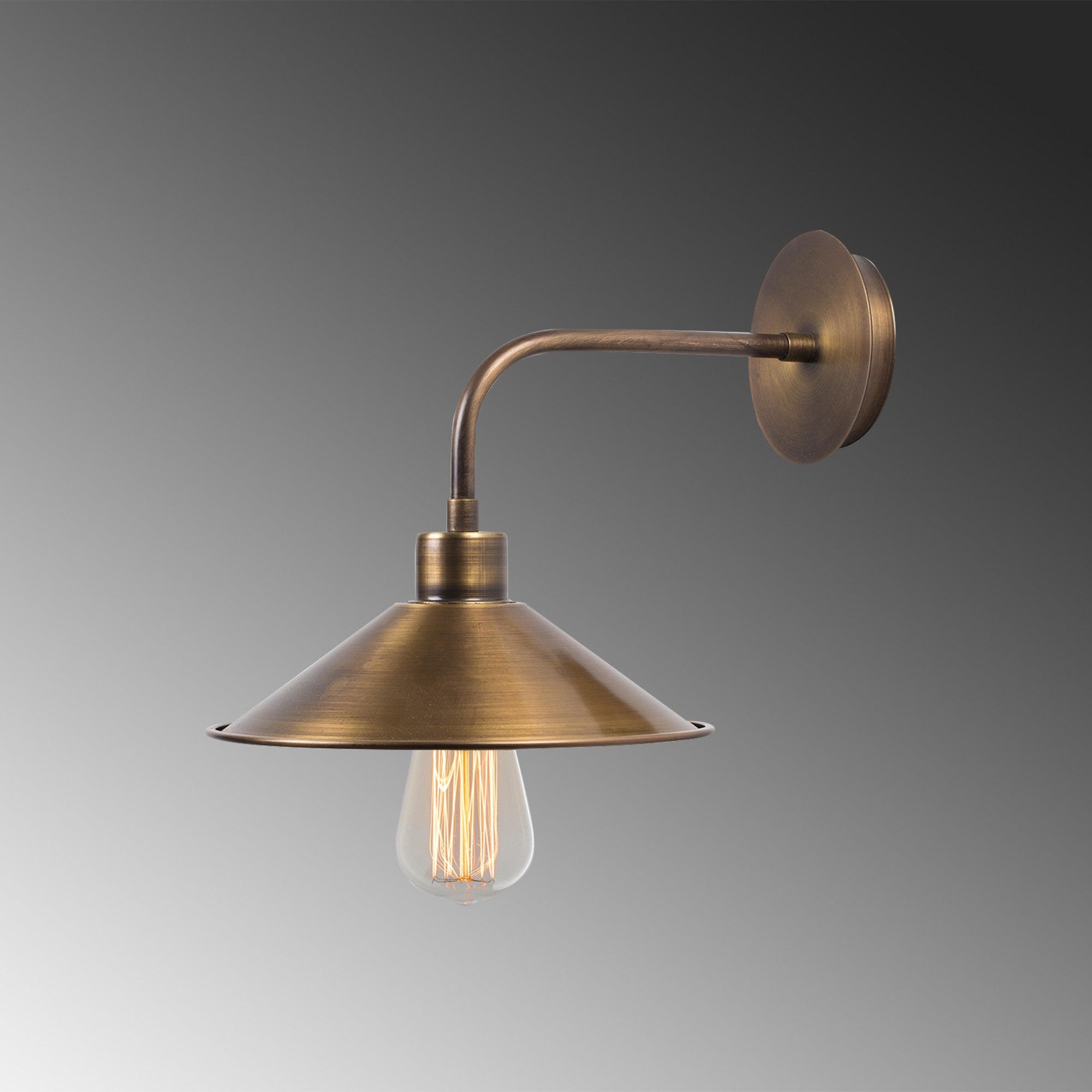 Sivani Wandleuchte - Vintage in Vintage präsentiert im Onlineshop von KAQTU Design AG. Wandleuchte ist von Opviq
