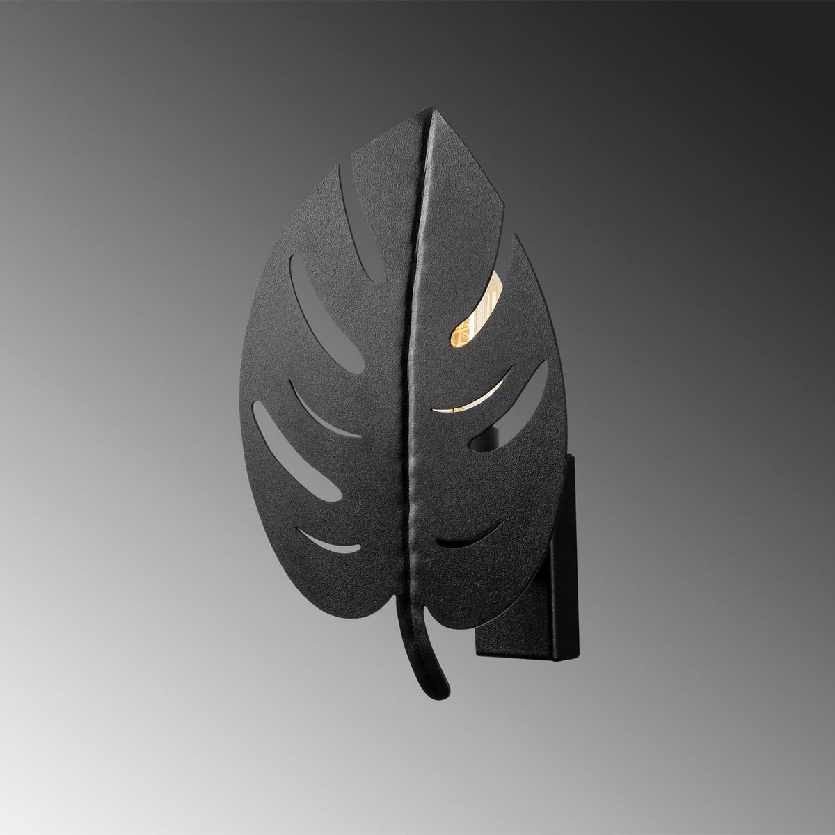 Sivani Wandleuchte - Schwarz in Schwarz präsentiert im Onlineshop von KAQTU Design AG. Wandleuchte ist von Opviq