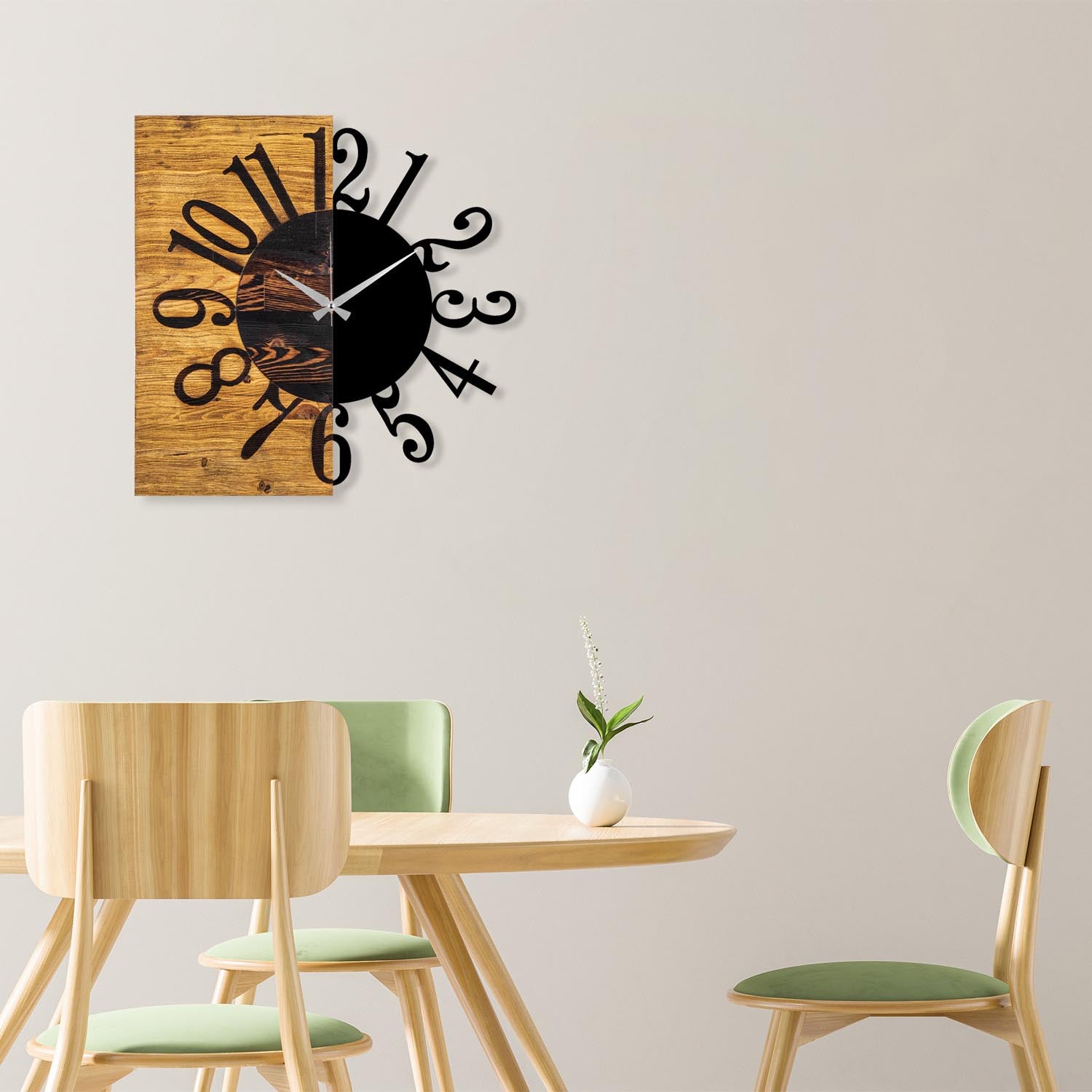Verleihen Sie Ihrem Zuhause mit der Wooden Clock 7 in Walnuss Schwarz von Wallity einen Hauch von Eleganz. Diese einzigartige Wanduhr aus echtem Holz ist ein stilvolles Kunstwerk, das jeden Raum aufwertet.