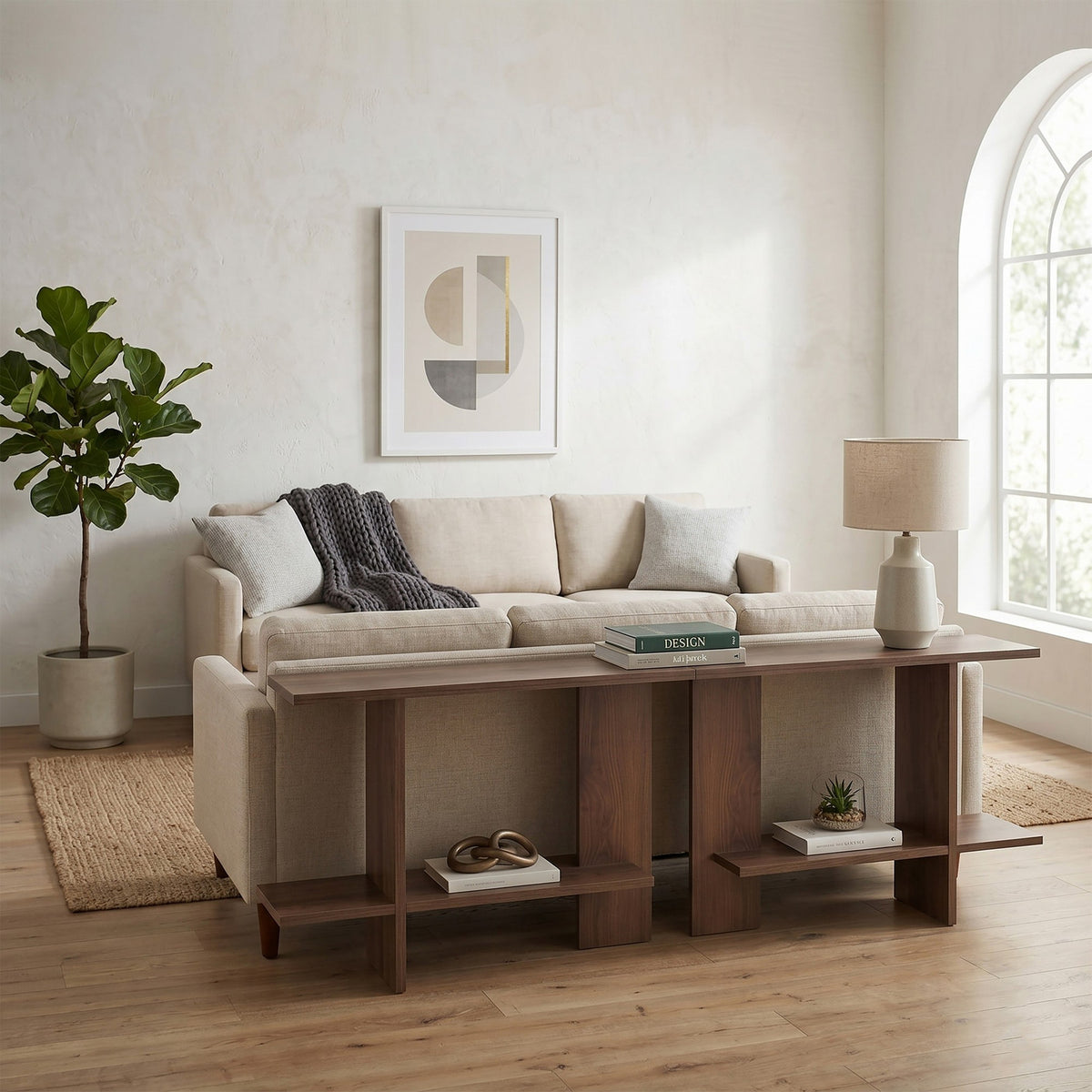 Beistelltisch aus 100% Melaminspanplatte in Nussbaum-Optik mit Tischplatte und unterem Regal, Masse 80 x 30 x 55 cm.