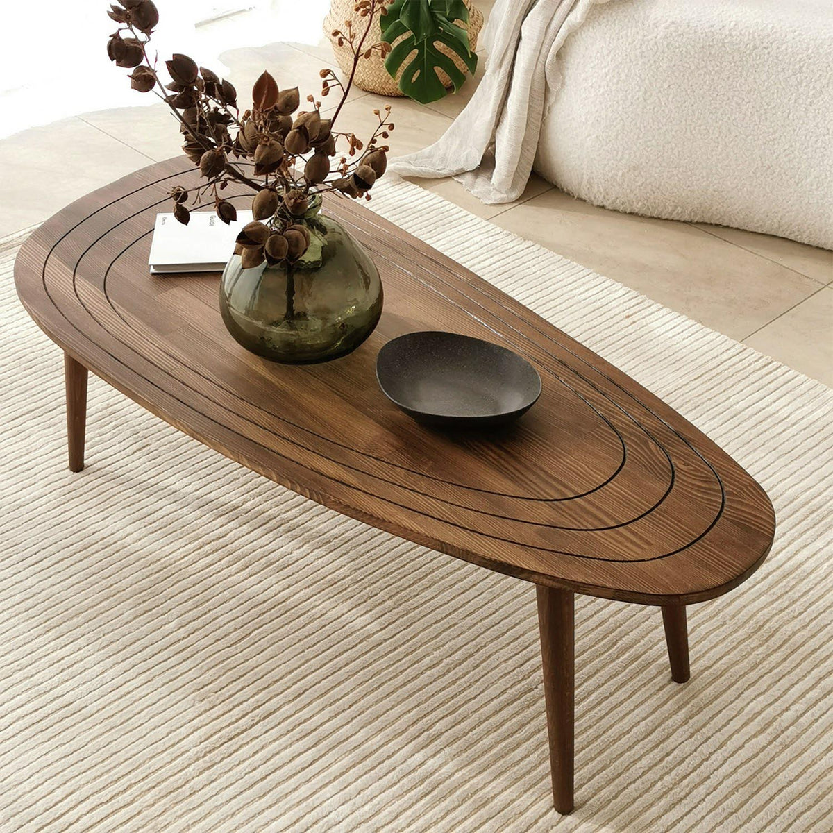 Sweet Sofatisch - Walnuss in Walnuss präsentiert im Onlineshop von KAQTU Design AG. Couchtisch ist von Hanah Home