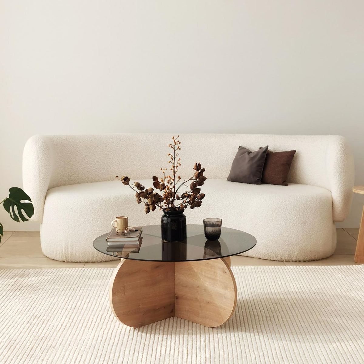 Bubble Sofatisch - Eiche
Rauch in Eiche / Rauch präsentiert im Onlineshop von KAQTU Design AG. Couchtisch ist von Hanah Home