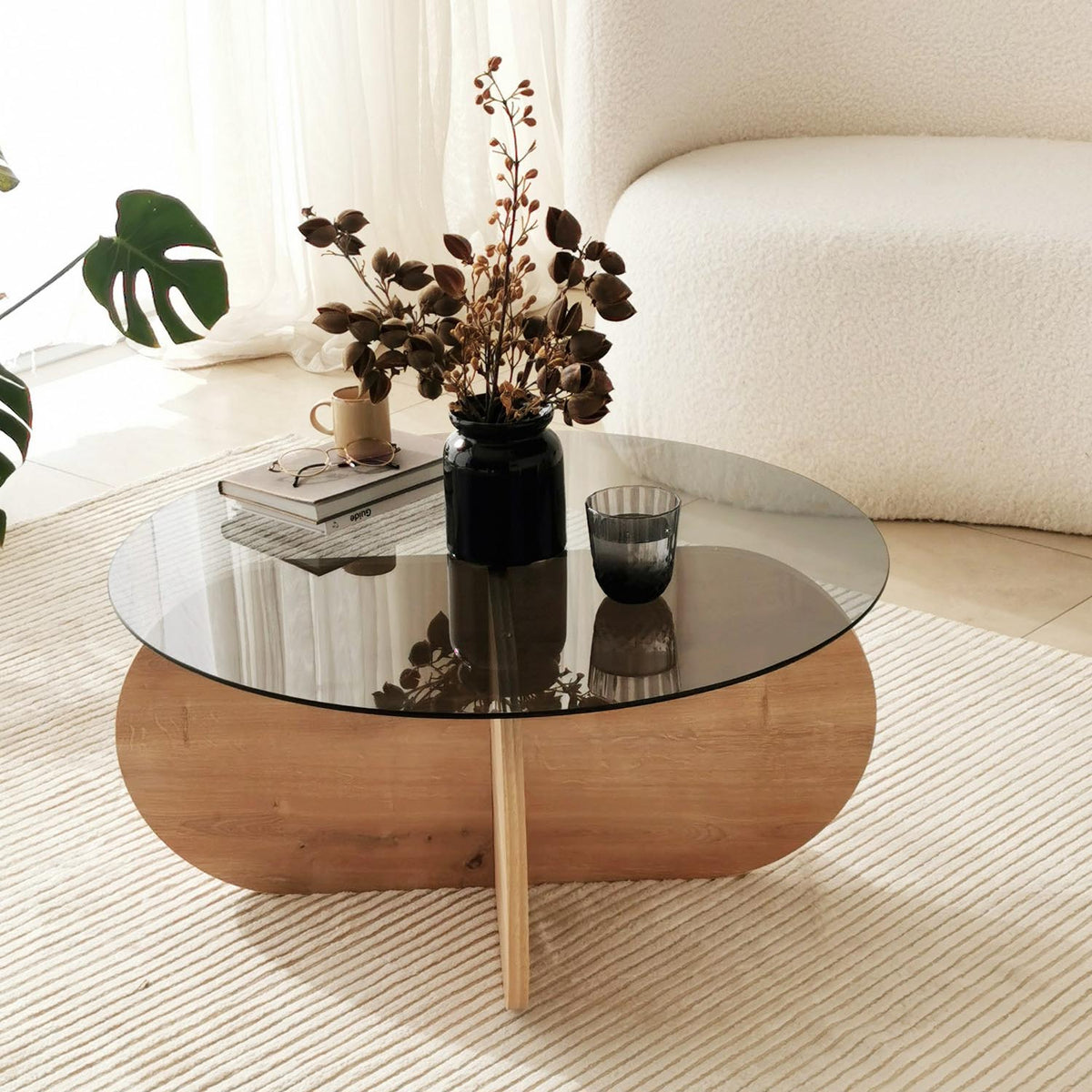 Bubble Sofatisch - Eiche
Rauch in Eiche / Rauch präsentiert im Onlineshop von KAQTU Design AG. Couchtisch ist von Hanah Home
