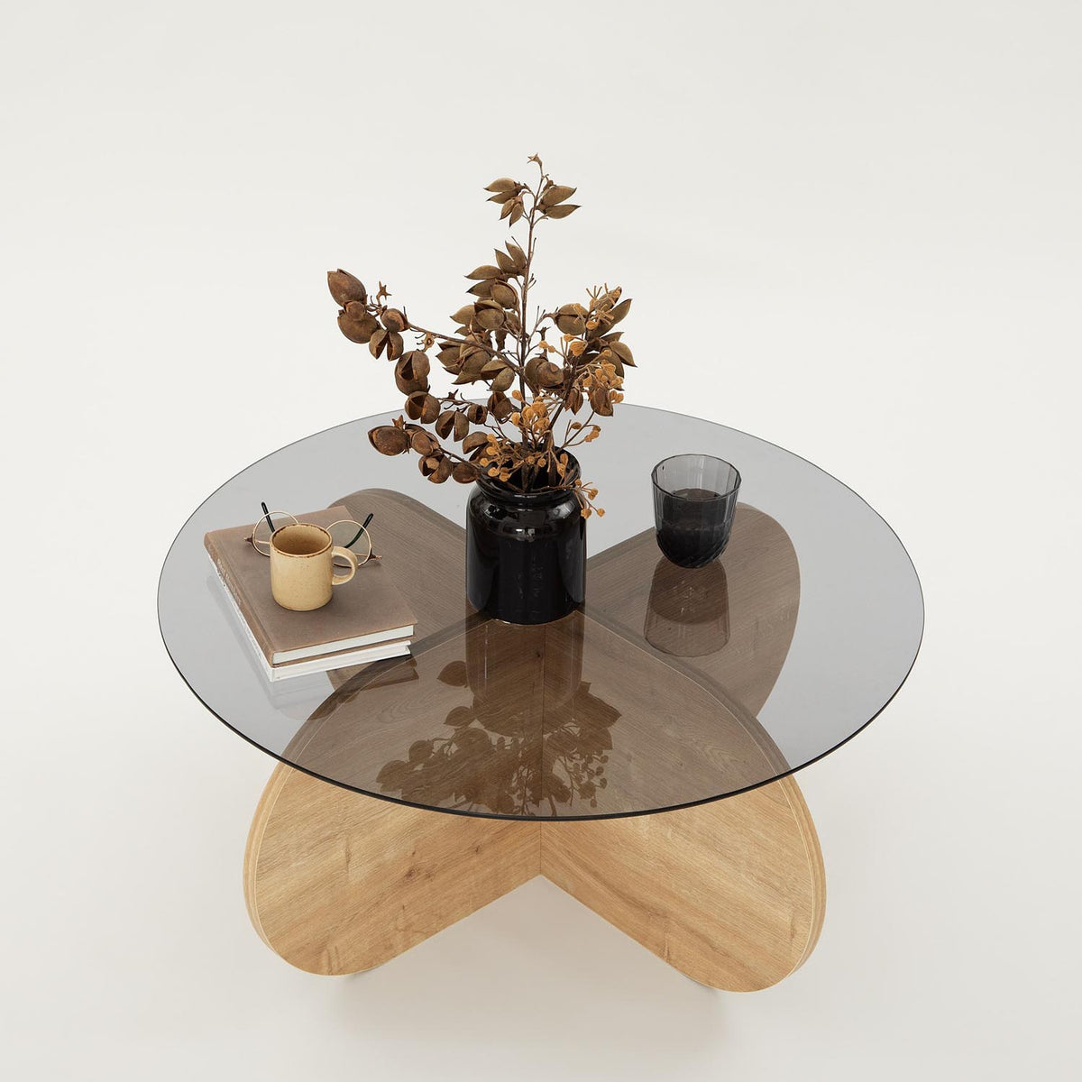 Bubble Sofatisch - Eiche
Rauch in Eiche / Rauch präsentiert im Onlineshop von KAQTU Design AG. Couchtisch ist von Hanah Home