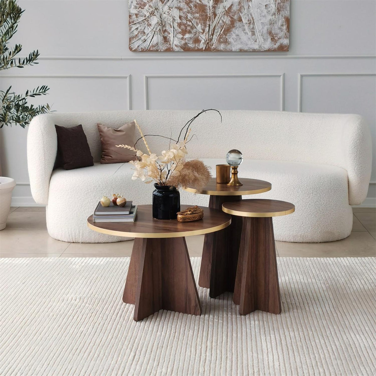 Mushroom Sofatisch - Gold
Walnuss in Gold / Walnuss präsentiert im Onlineshop von KAQTU Design AG. Couchtisch ist von Hanah Home