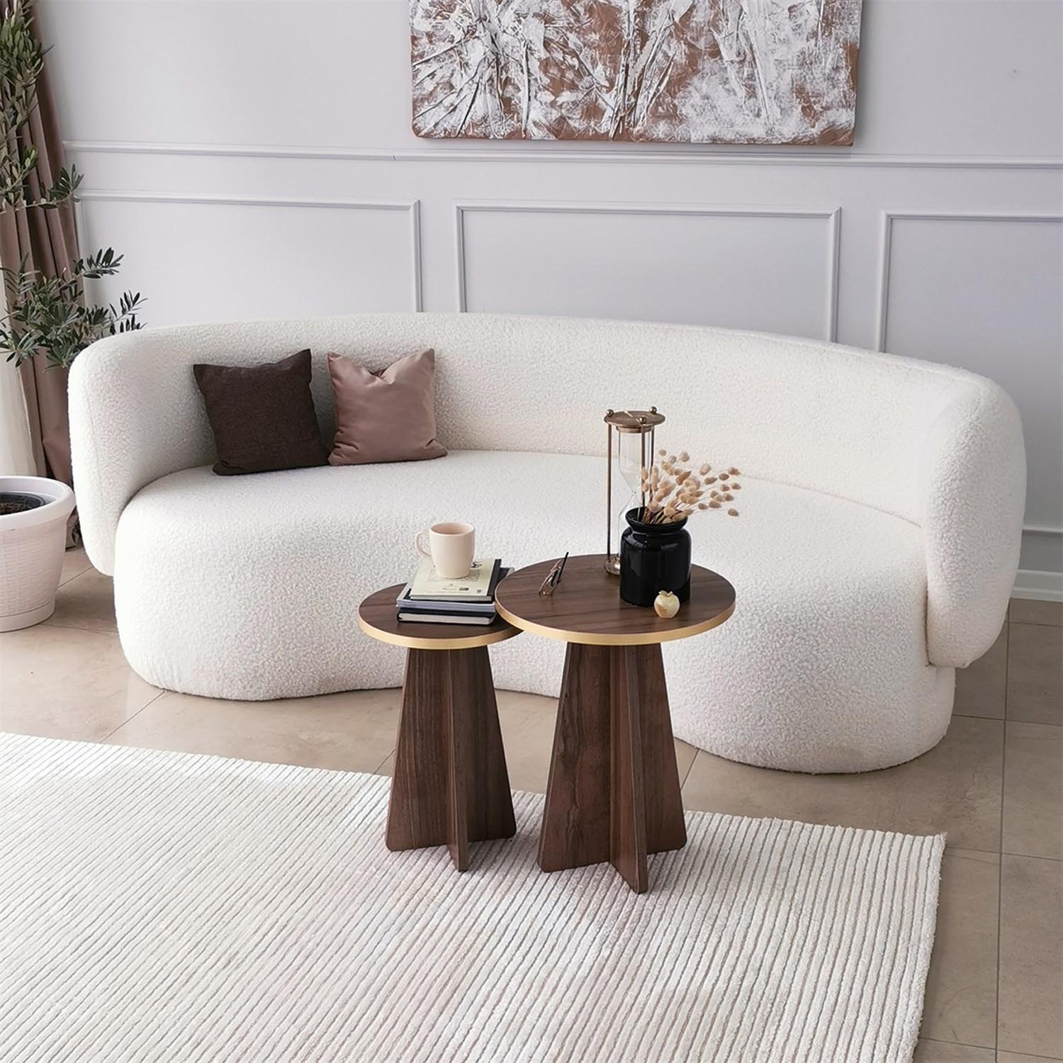 Eleganter Mushroom 2 Sofatisch in Gold und Walnuss von Hanah Home. Perfekte Kombination aus Stil und Funktionalität für Ihr Wohnzimmer.