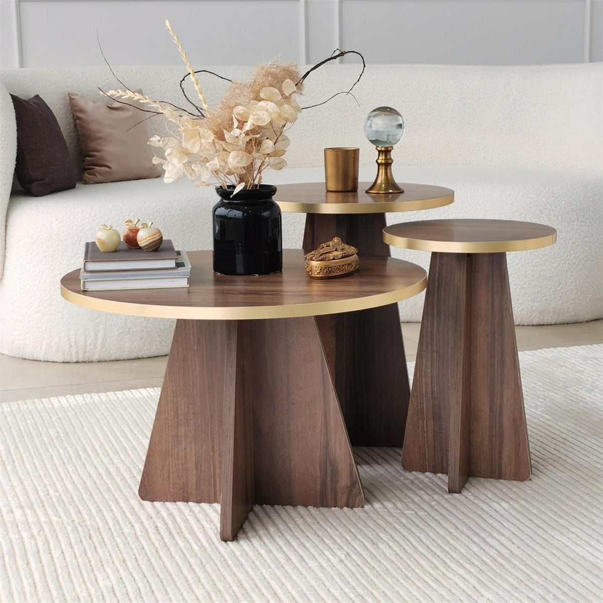 Mushroom 2 Sofatisch - Gold
Walnuss in Gold / Walnuss präsentiert im Onlineshop von KAQTU Design AG. Beistelltisch ist von Hanah Home