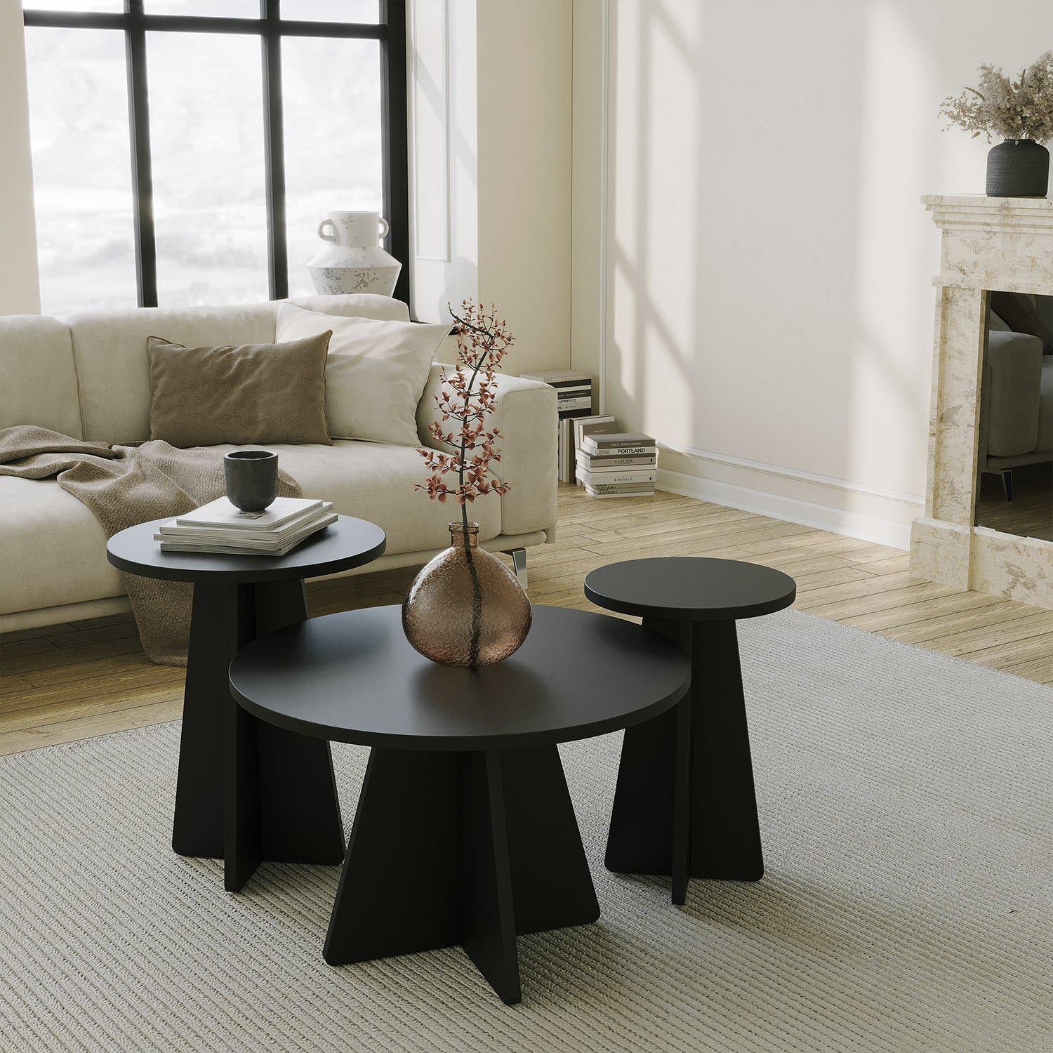 Eleganter Mushroom 3 Sofatisch in Schwarz von Hanah Home. Stilvolles Design, robuste Materialien und vielseitige Nutzung für Ihr Zuhause.