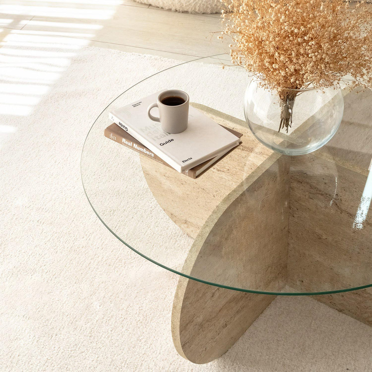 Bubble Sofatisch - Travertin in Travertin präsentiert im Onlineshop von KAQTU Design AG. Couchtisch ist von Hanah Home