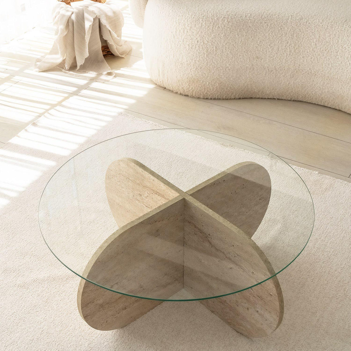 Bubble Sofatisch - Travertin in Travertin präsentiert im Onlineshop von KAQTU Design AG. Couchtisch ist von Hanah Home