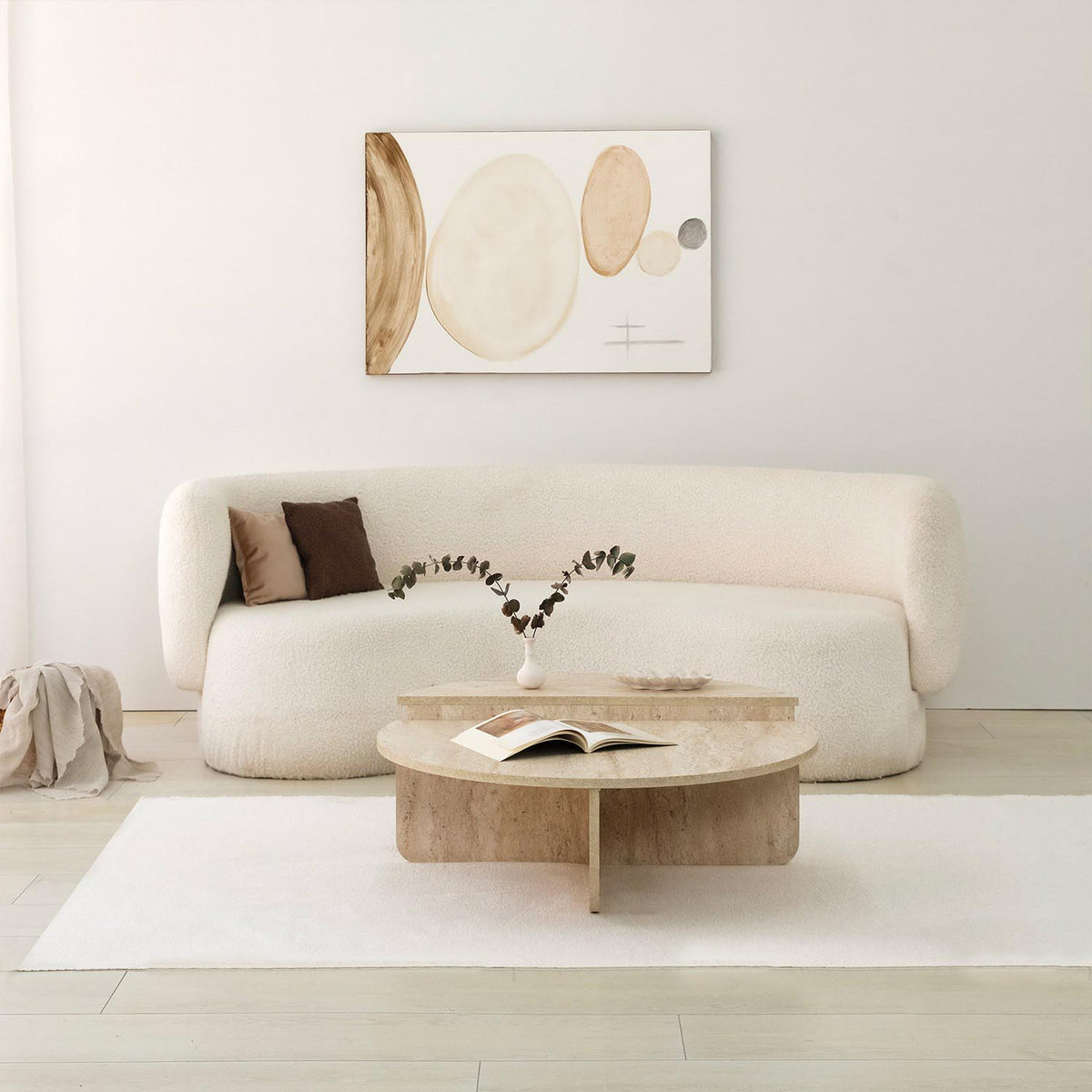 Podium Sofatisch - Travertin in Travertin präsentiert im Onlineshop von KAQTU Design AG. Couchtisch ist von Hanah Home