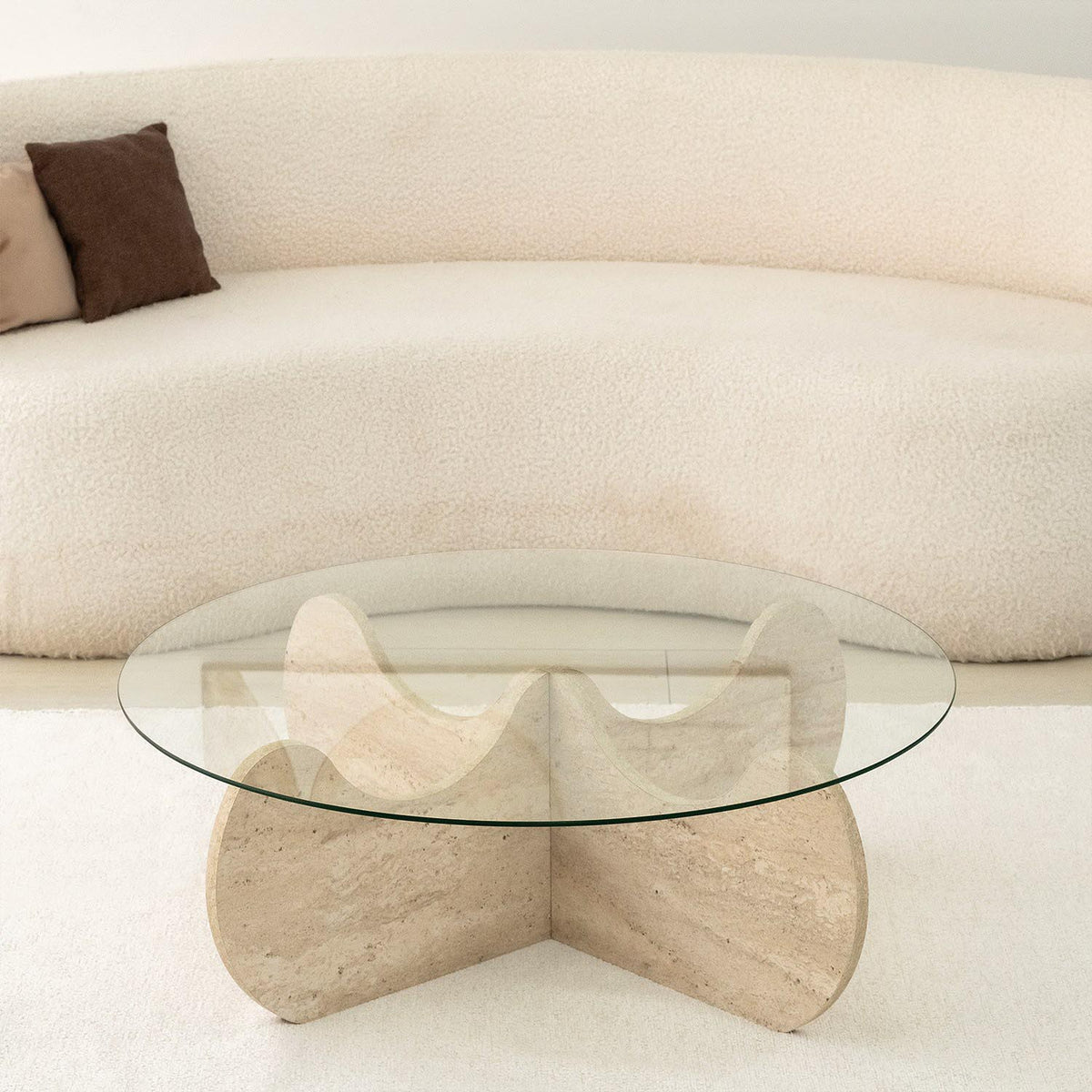 Himalayas Sofatisch - Travertin in Travertin präsentiert im Onlineshop von KAQTU Design AG. Couchtisch ist von Hanah Home
