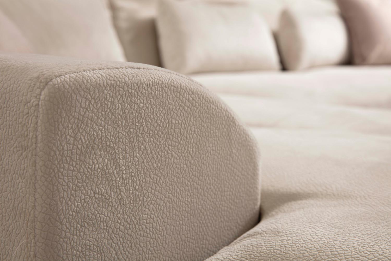 Entdecken Sie das Frido Corner Left Ecksofa in Ecru von Atelier Del Sofa – ein stilvolles Möbelstück, das höchsten Komfort und Eleganz in Ihr Wohnzimmer bringt.