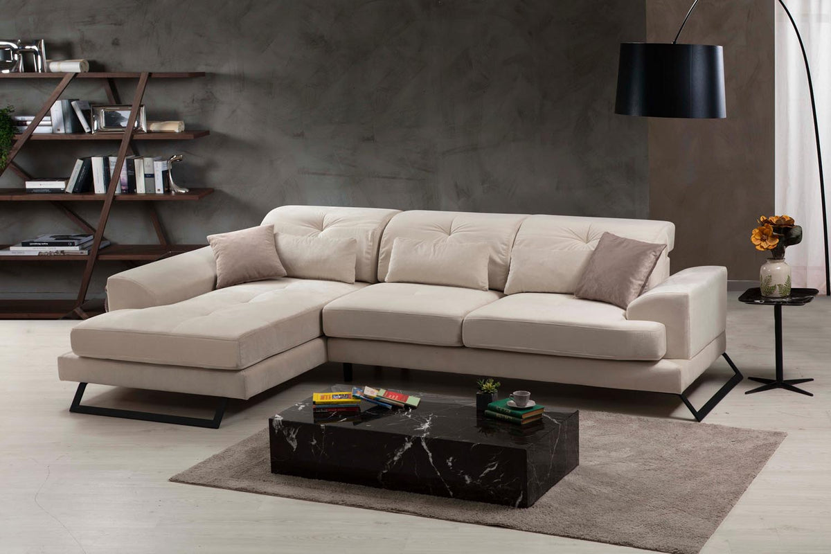 Frido Corner Left (Chl+3R) Ecksofa - Ecru in Ecru präsentiert im Onlineshop von KAQTU Design AG. Ecksofa ist von Atelier Del Sofa