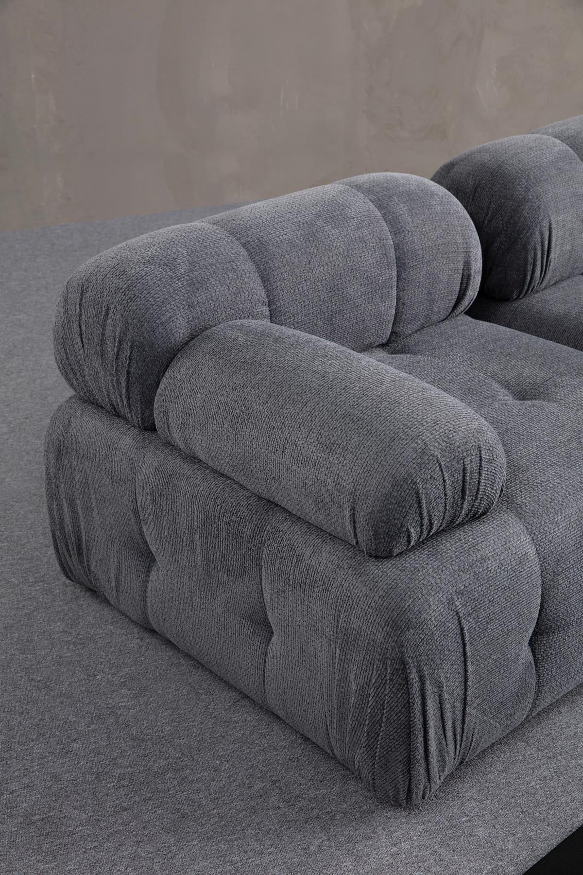 Petite 3 Ecksofa - Grau in Grau präsentiert im Onlineshop von KAQTU Design AG. L-Sofa rechts ist von Atelier Del Sofa