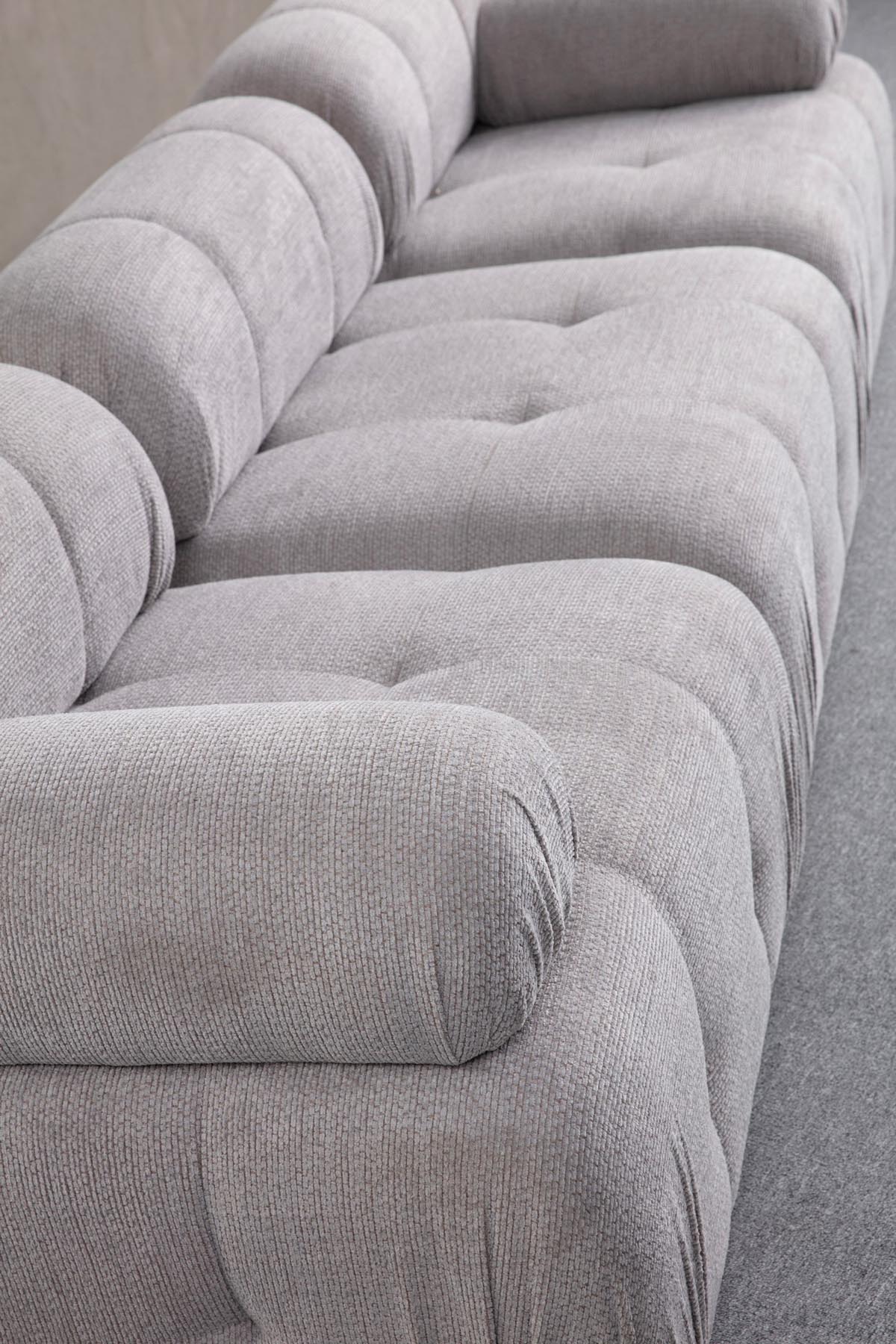 Petite 3 Ecksofa - Hellgrau in Hellgrau präsentiert im Onlineshop von KAQTU Design AG. L-Sofa rechts ist von Atelier Del Sofa
