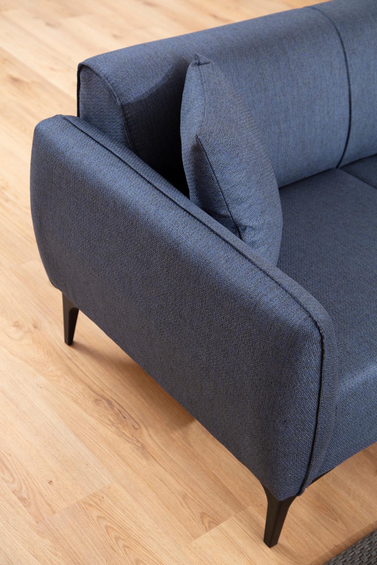 Belissimo - Blue in Blau präsentiert im Onlineshop von KAQTU Design AG. Sessel ist von Atelier Del Sofa