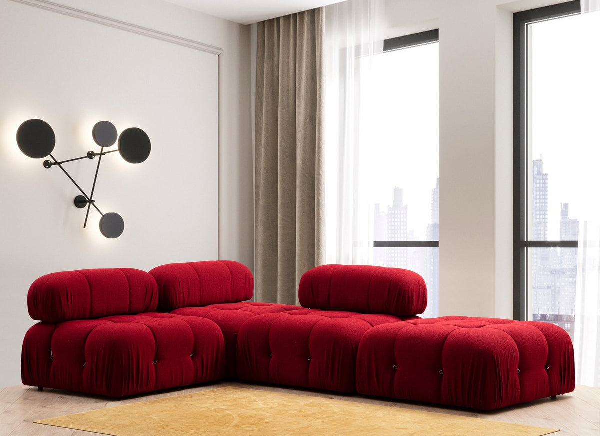 Roter Bubble Pouf Tuffet von Atelier Del Sofa mit Polyesterbezug, rundlicher Form und schwarzen Kunststoffbeinen, Gestell aus Buchenholz und Spanplatte.