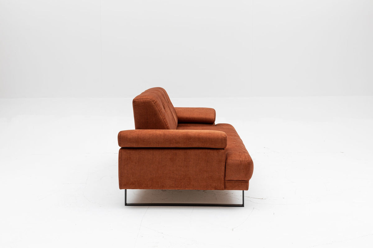 Mustang Bettsofa - Orange in Orange präsentiert im Onlineshop von KAQTU Design AG. Bettsofa ist von Atelier Del Sofa