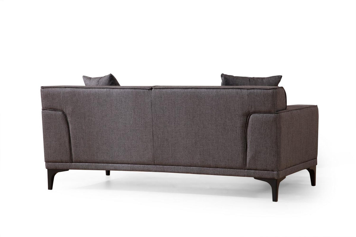 Petra 2 2er Sofa - Anthrazit in Anthrazit präsentiert im Onlineshop von KAQTU Design AG. 2er Sofa ist von Atelier Del Sofa