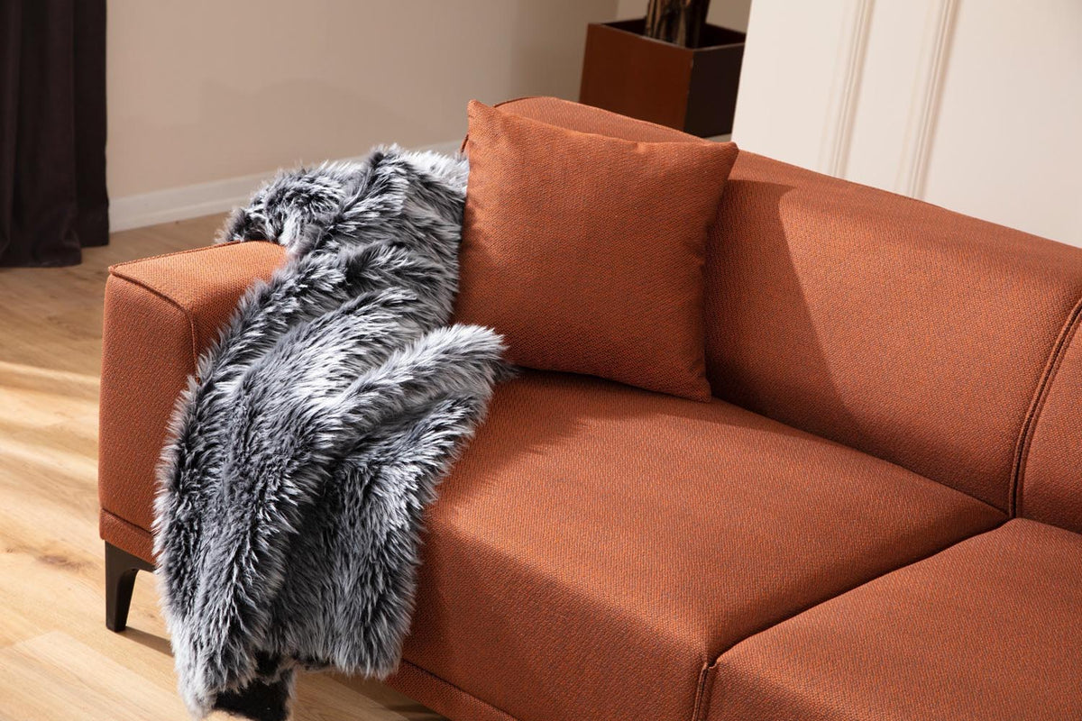 Petra 3 3er Sofa - Orange in Orange präsentiert im Onlineshop von KAQTU Design AG. 3er Sofa ist von Atelier Del Sofa