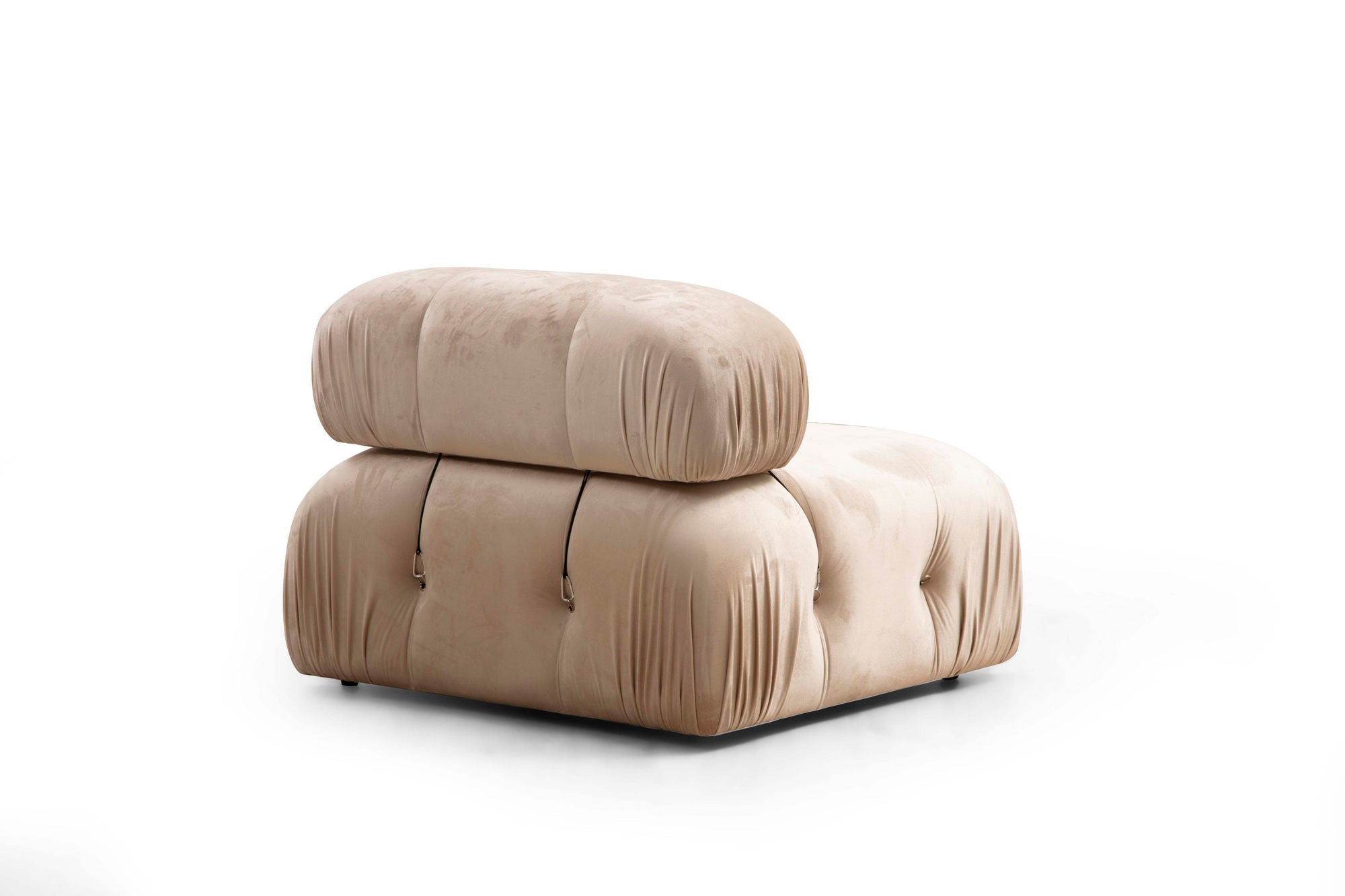 Entdecken Sie das Bubble 3-Sitzer Sofa in Sahne von Atelier Del Sofa – stilvolles Design trifft auf unvergleichlichen Komfort für Ihr Wohnzimmer.