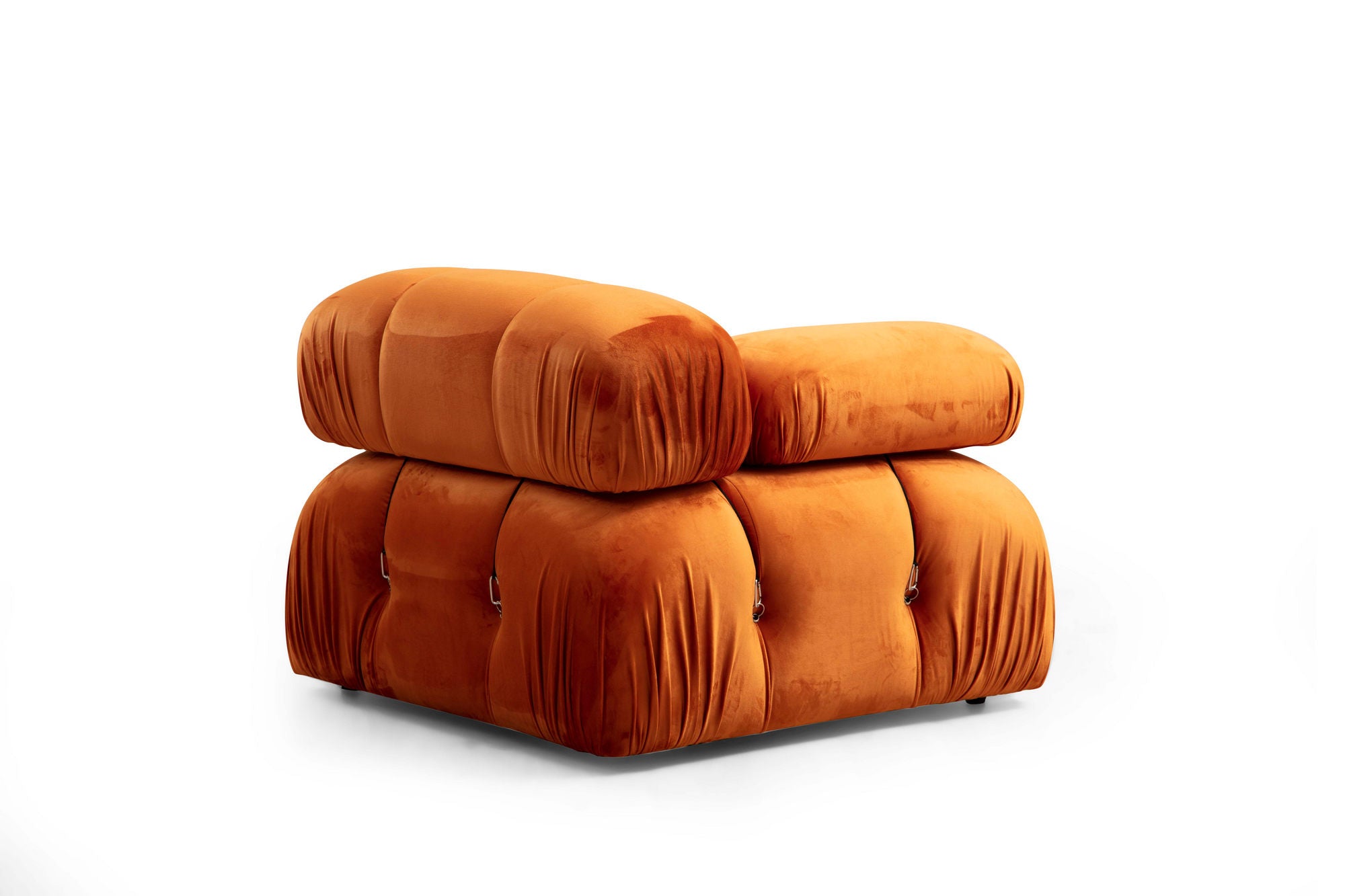 Erleben Sie das Bubble Corner Ecksofa in strahlendem Orange – ein stilvolles Möbelstück, das Komfort und Eleganz in Ihr Zuhause bringt.